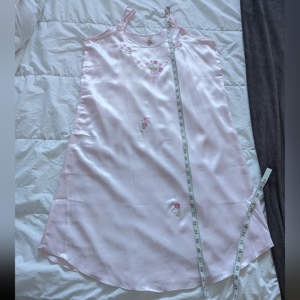 Pink Satin Slip Dress with Floral Embroidery M - L - Picture 8 of 9